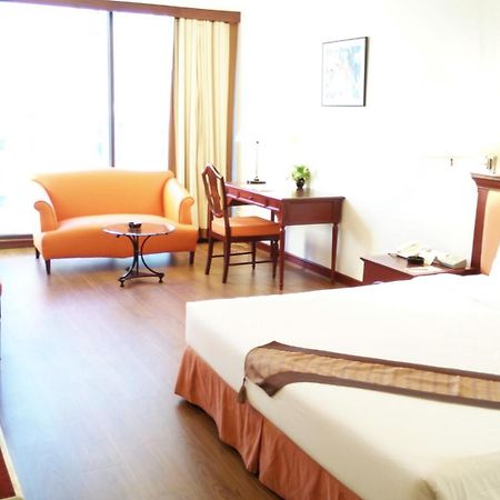 Tai Pan Hotel - Sha Plus Certified Bangkok Eksteriør billede