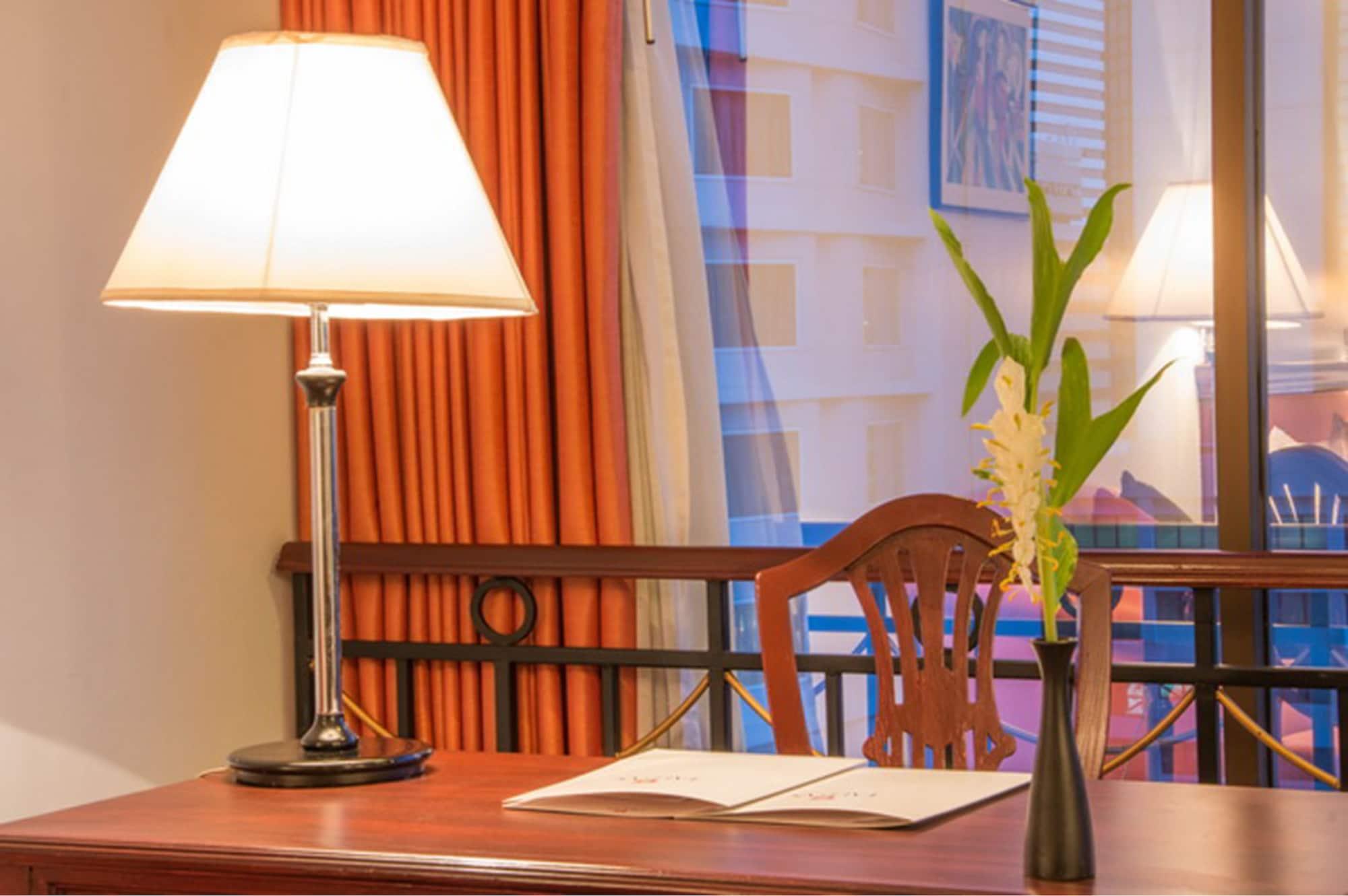 Tai Pan Hotel - Sha Plus Certified Bangkok Eksteriør billede