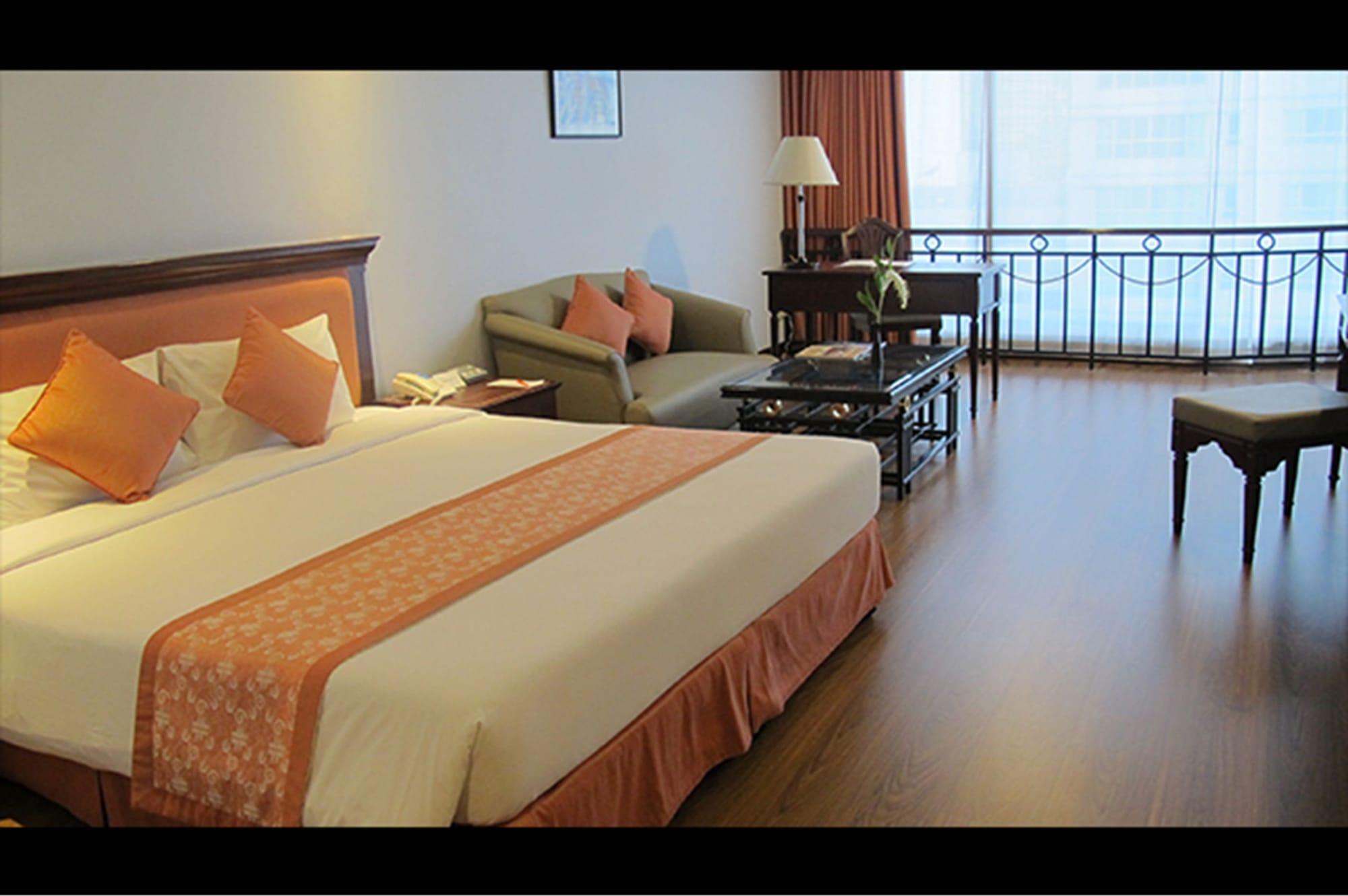 Tai Pan Hotel - Sha Plus Certified Bangkok Eksteriør billede