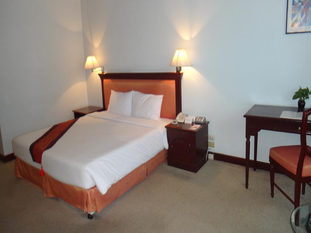Tai Pan Hotel - Sha Plus Certified Bangkok Eksteriør billede